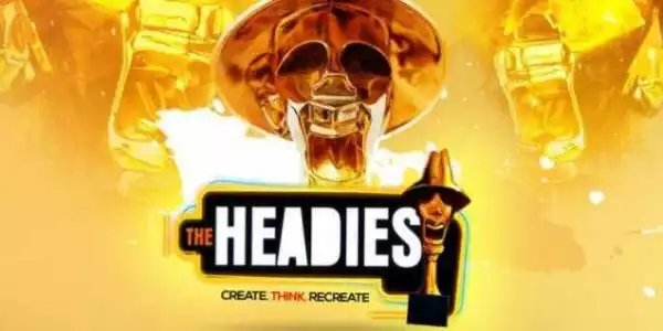 Watch Video : Flavour performing ‘Ada Ada’ at#theheadies2016